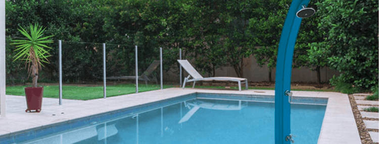 ducha solar de jardín para la piscina